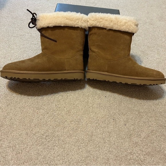 UGG Sarissa Short Boot in Chestnut Size 7 - Picture 11 of 12